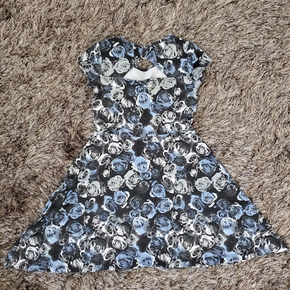 Floral Dress - Picture 2 of 5